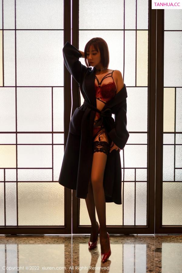 闫雪松 松果儿 [XiuRen]高清写真图 2022.04.19 No.4886 果儿Victoria第4张图片
